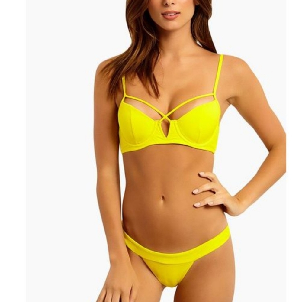 Beach bunny bikini